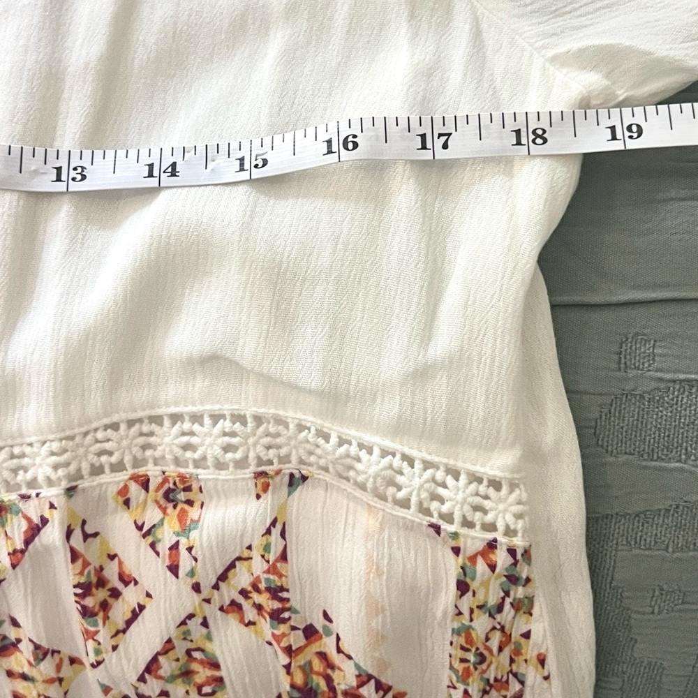 Soleillee Boho Crochet Lace Peasant Blouse Tassel Tie Cream Rayon Top Size M - Picture 6 of 9